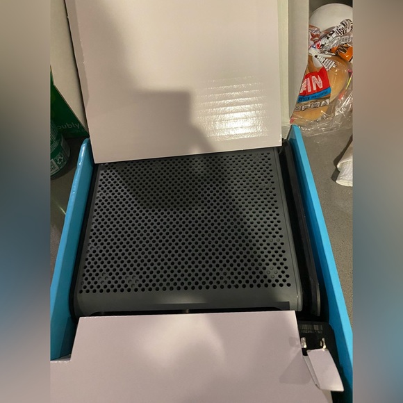 Motorola MB7621 Cable Modem Approved by Comcast Xfinity, Cox Spectrum DOCSIS 3.0 - Picture 7 of 10